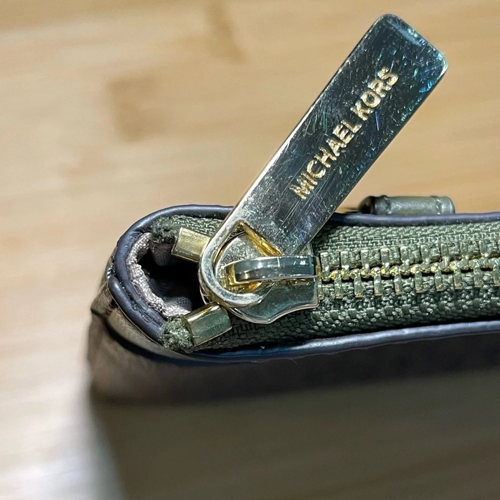 Michael Kors Clutch - Picture 9 of 9
